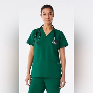 Figs Casma Three-Pocket Scrub Top in Green Size Medium
